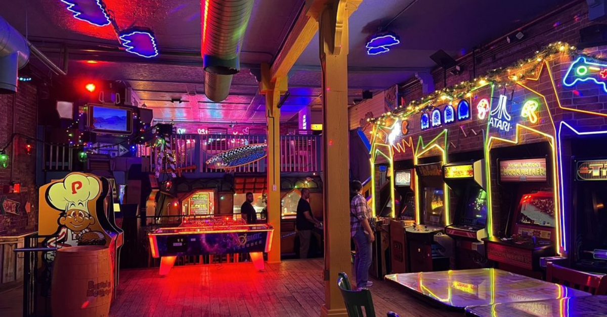 Downtown Orlando’s Retro Haven: 1-Up Orlando’s Gaming and Bar Experience!