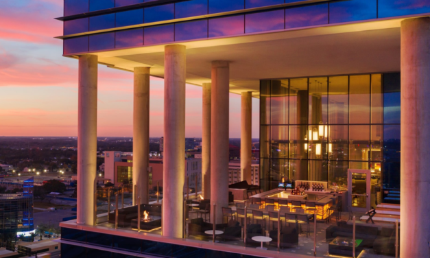 Sky-High Fun at AC Sky Bar: Downtown Orlando’s Trendiest Rooftop Bar!