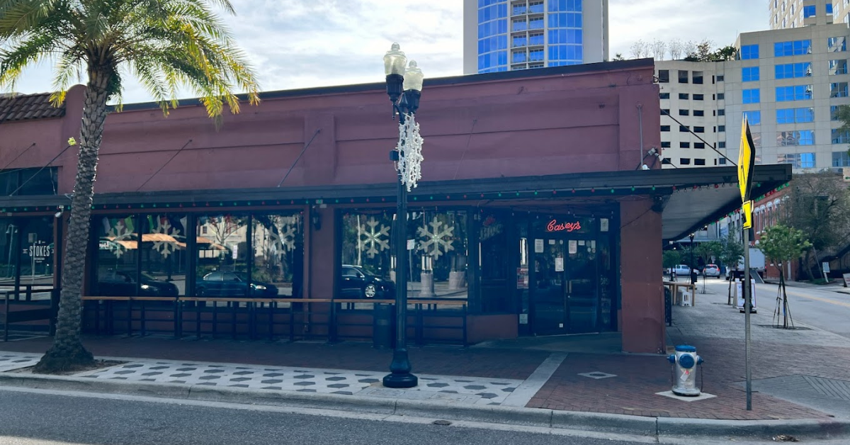 Orlando’s Downtown Delight: Unwind at Casey’s On Central for Live Music and Happy Hour!
