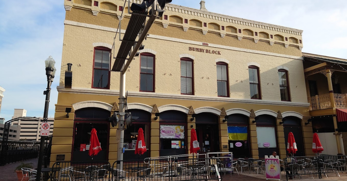 Hamburger Mary’s Orlando: A Delightful Twist on Burgers and Fun in Downtown!