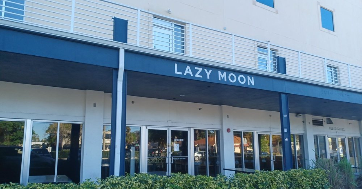 Lazy Moon Pizza: A Slice of Orlando’s Best in Mills District