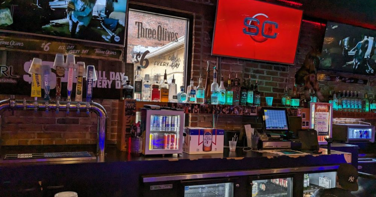 The Office Orlando Bar: A Unique Mix of Office Chic and Nightlife Thrills in Downtown