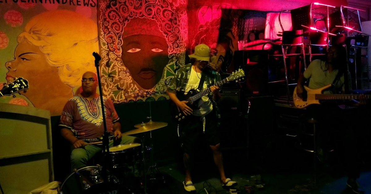 Dive into the Music: Experience the Unique Vibe of Uncle Lou’s in Mills District, Orlando