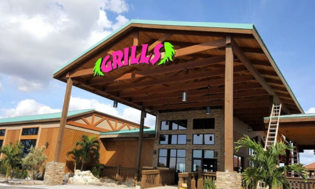 Enjoy Breathtaking Views and Fresh Seafood at Grills Lakeside, College Park’s Culinary Delight!