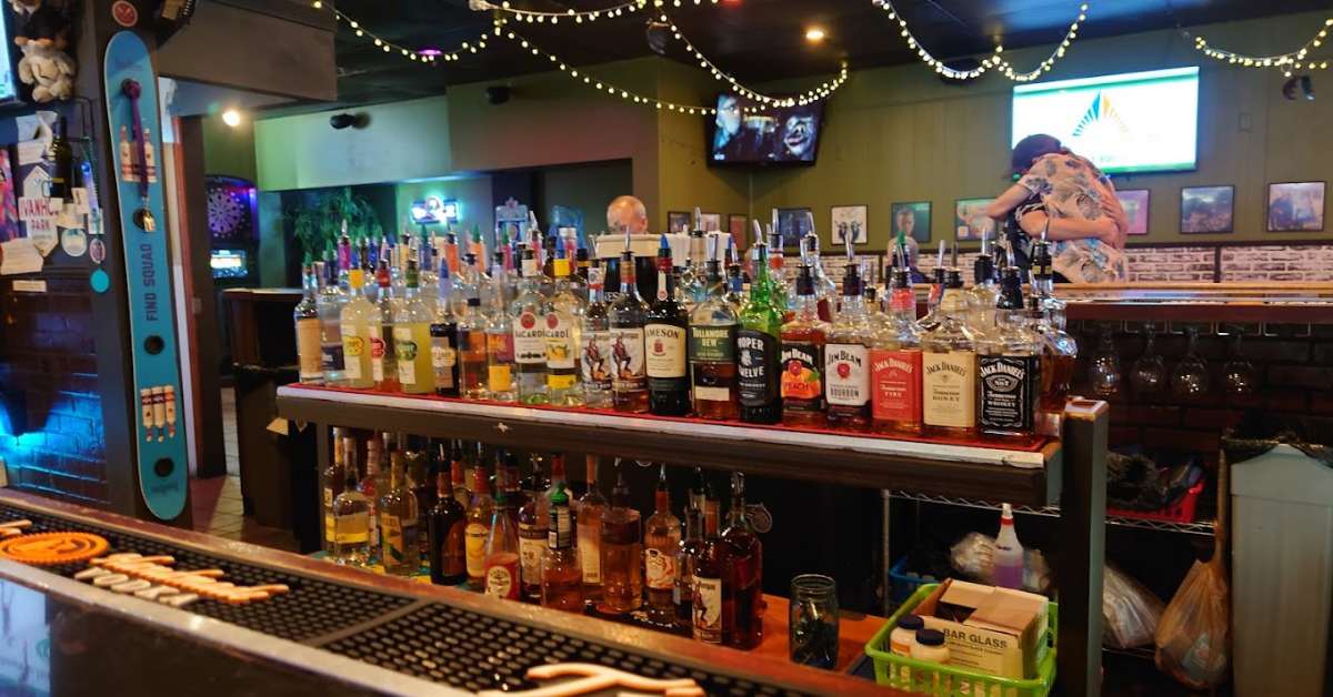 Enjoy the Best of American Happy Hour at The LOCAL College Park in Orlando!